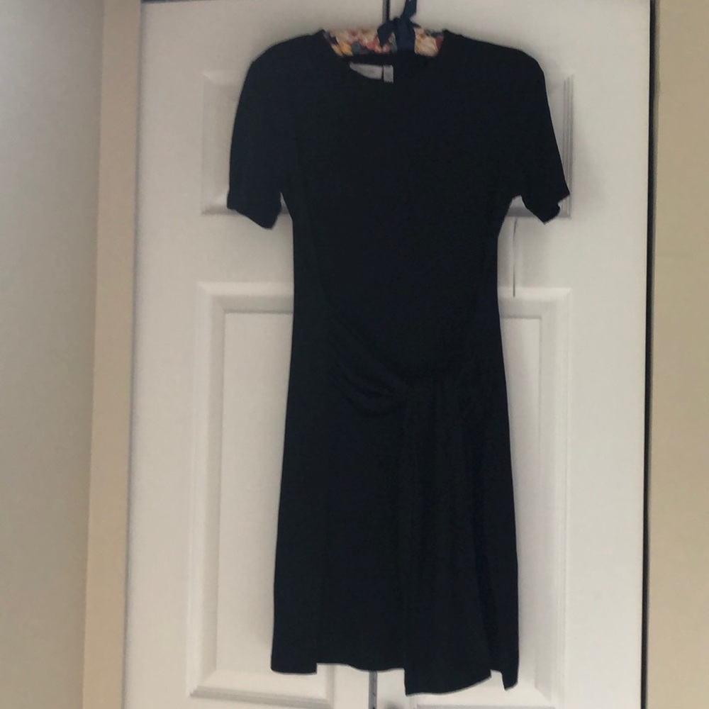 New black simple dress with the short sleeves